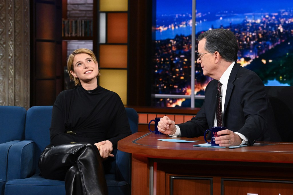 Las pausas de baile de Rihanna mantuvieron cuerdo al elenco de 'Hamnet' en medio del intenso rodaje de la película