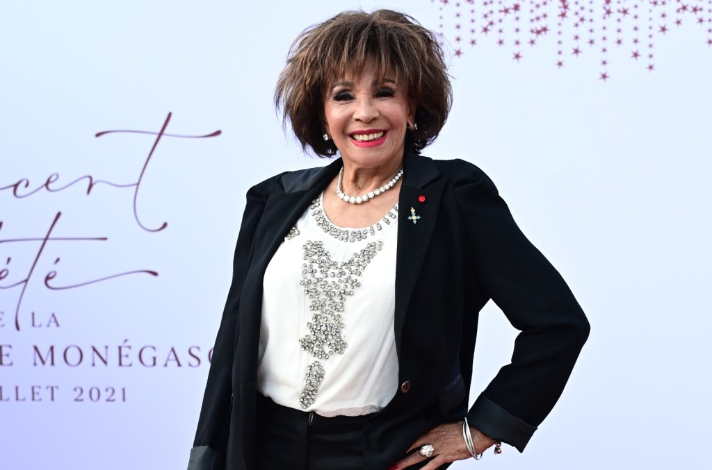 Dame Shirley Bassey proporciona canciones originales para el audiolibro de Harry Potter