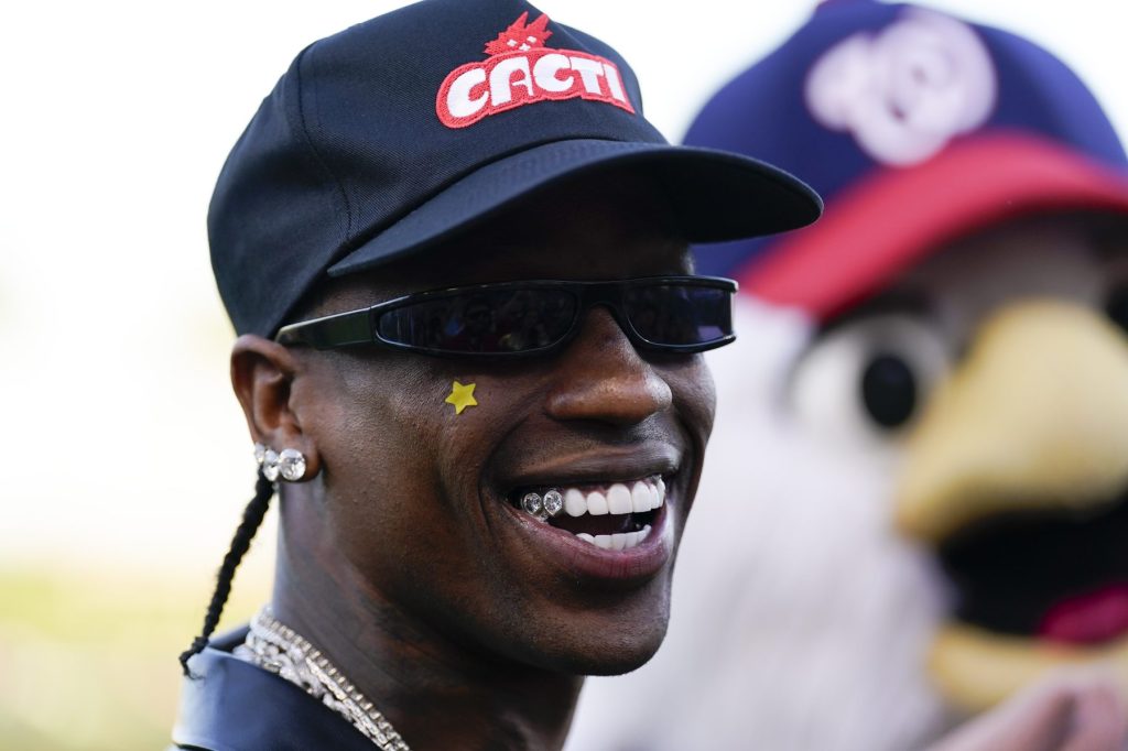 Bandas sonoras de 'Hyaena' de Travis Scott Comerciales del Super Bowl: Oakley Meta