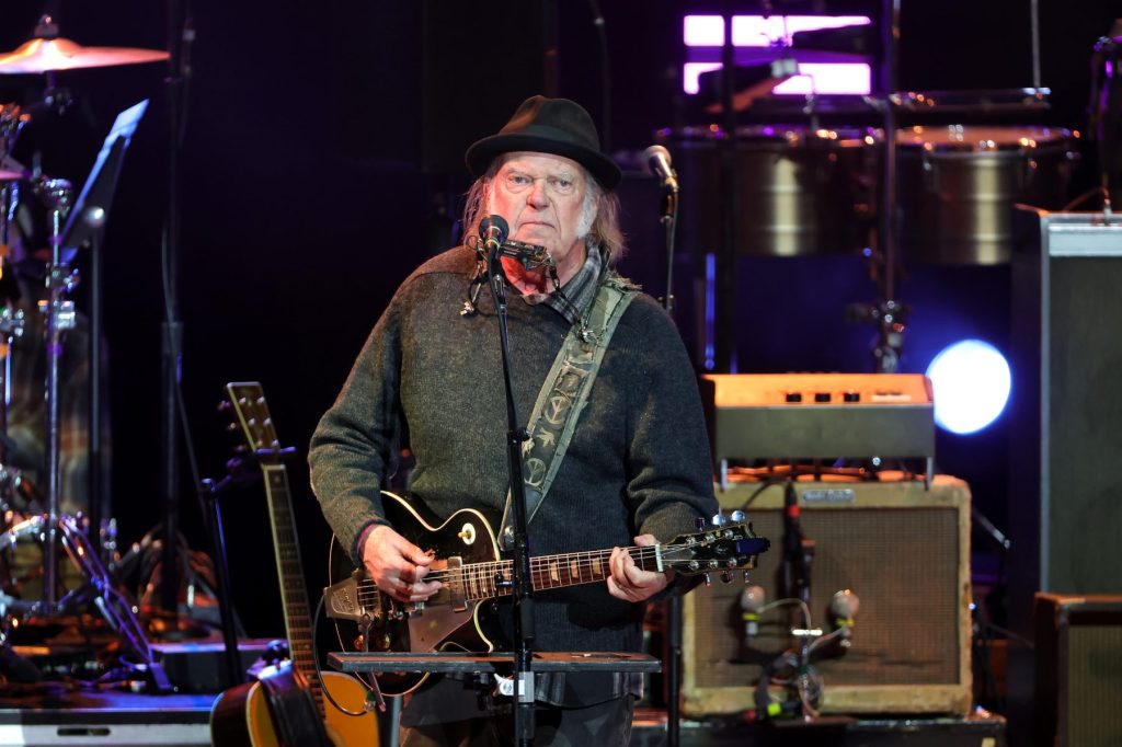 Neil Young cancela gira 2026: 'Este no es el momento'