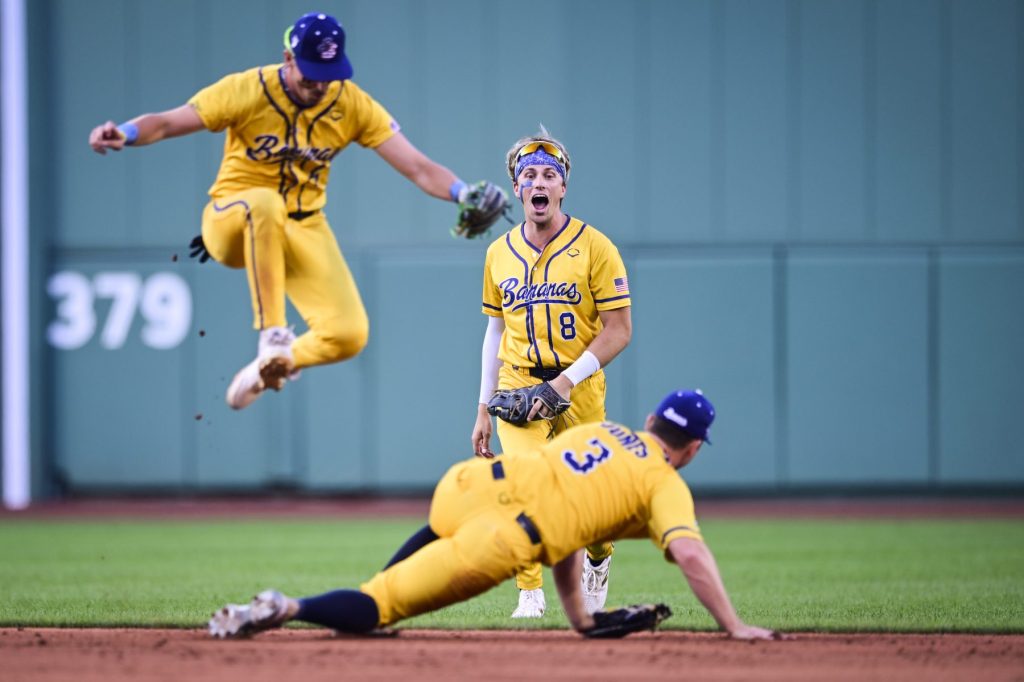 Jackson Olson de Savannah Bananas logra el baile 'Opalite' de Taylor Swift