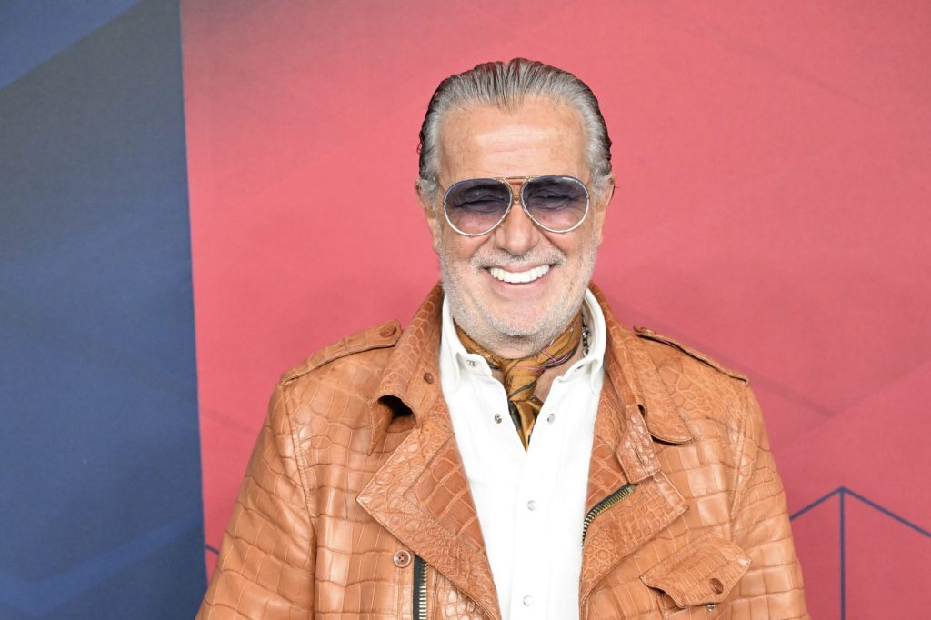 Dentro de la chaqueta del trofeo de triples de la NBA 2026 de Jeff Hamilton