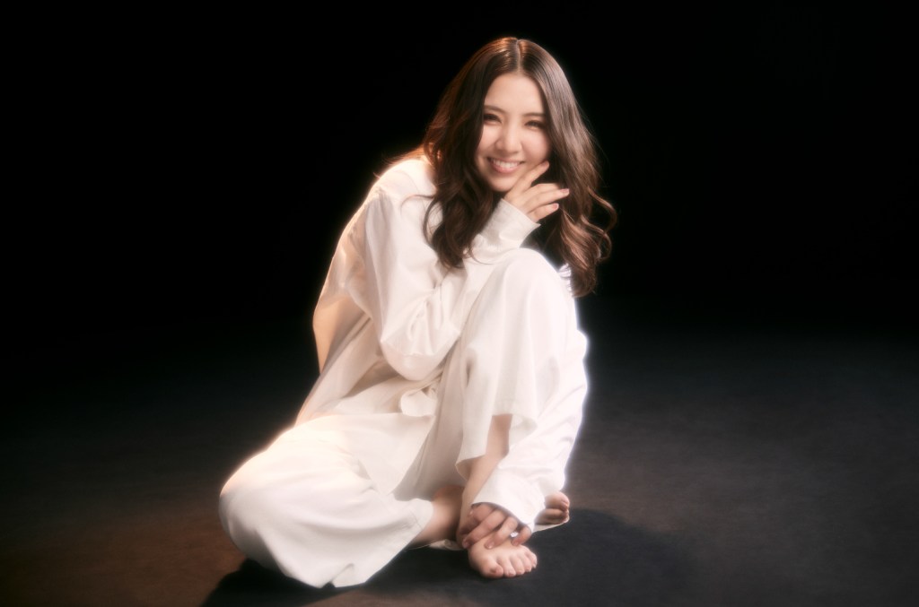 Mao Abe reflexiona sobre el autodescubrimiento a través de 'Ding-dong' y 'Buddy'