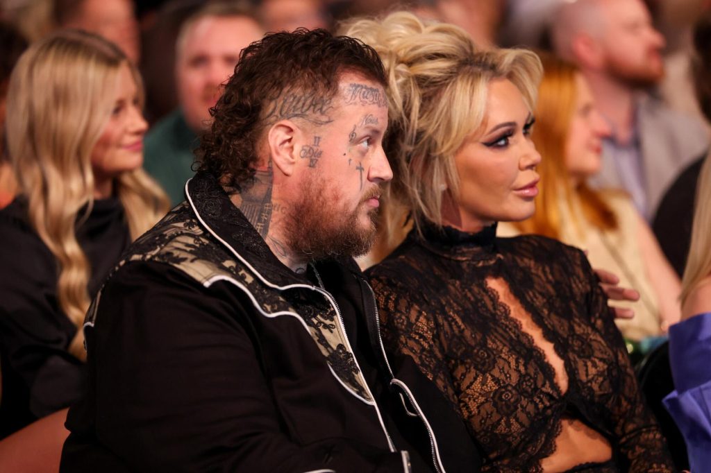 Bunnie Xo habla del asunto de Jelly Roll, si tienen una relación