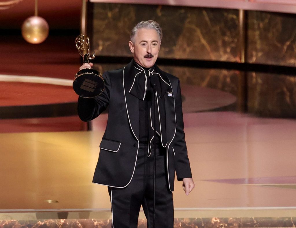 Aquí se explica cómo ver el final y la reunión de la cuarta temporada de 'The Traitors' en línea