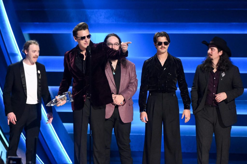 Stagecoach agrega Red Clay Strays, Journey, Hootie y Blowfish