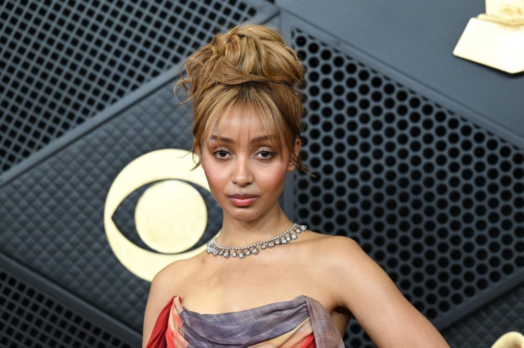 PinkPantheress es la primera mujer en ganar el premio de productor de los BRIT