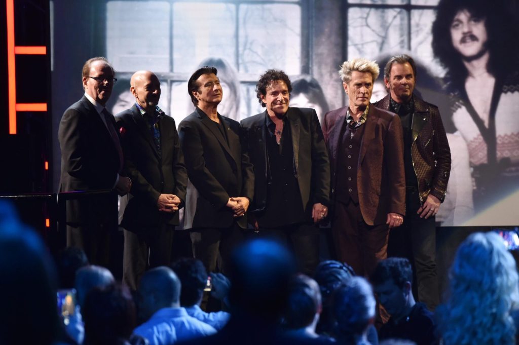 Steve Perry cierra los rumores sobre volver a unirse a Journey para la gira final