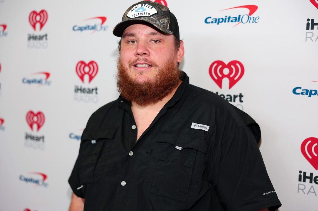 La lista de canciones de 'The Way I Am' de Luke Combs incluye el dueto de Alison Krauss