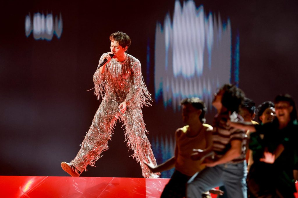 Por qué los artistas están abandonando los recorridos tradicionales por residencias de larga duración