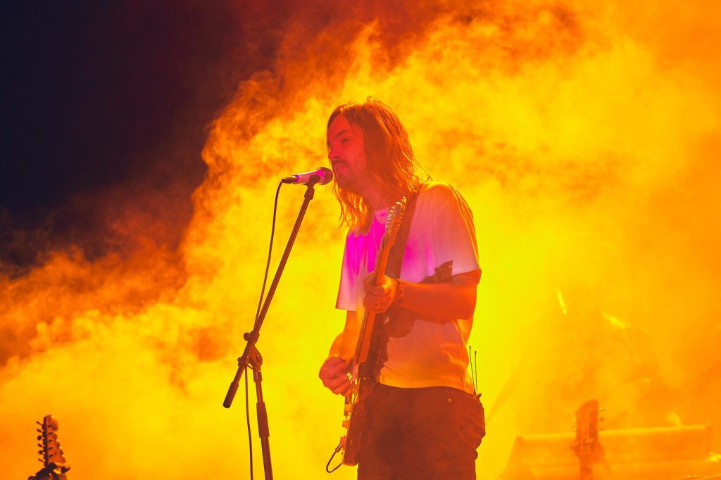 Jennie hunde sus dientes en el remix de 'Drácula' de Tame Impala: Stream