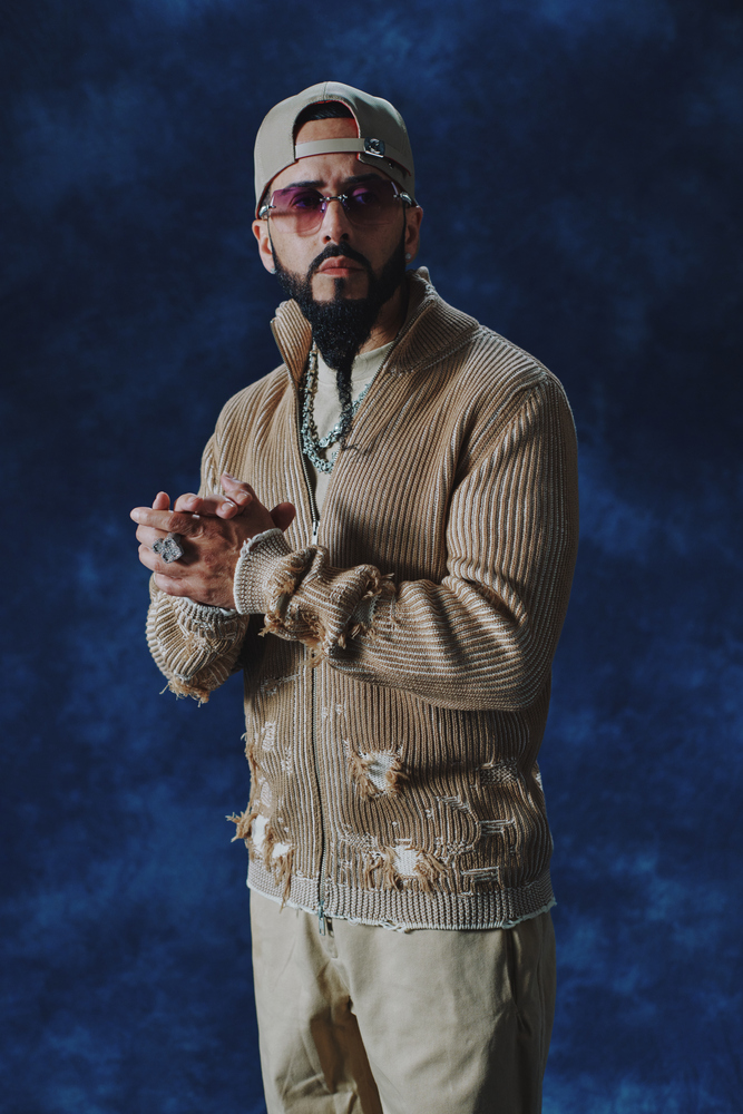 Una leyenda en construcción: en conversación con Yandel