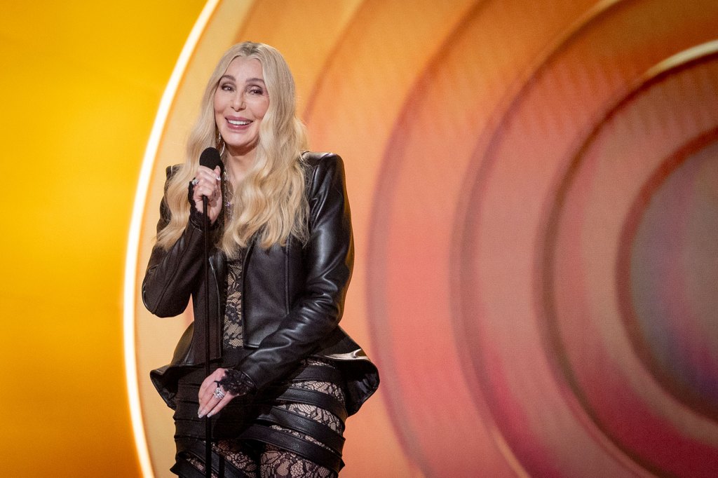 Cher 'feliz' con su presentación en los Grammy a pesar del error: Productor