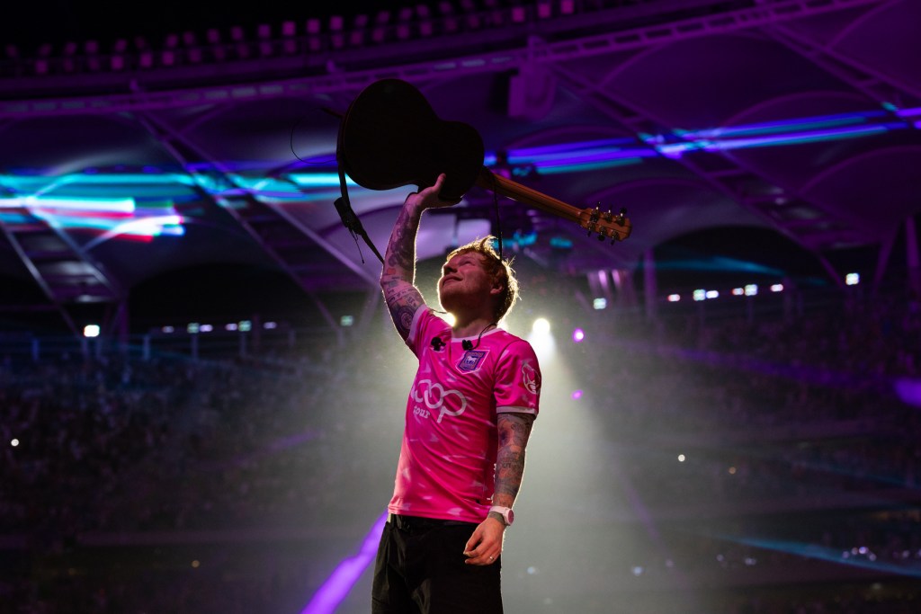 Delta Goodrem tiene 'amor extra' por Ed Sheeran