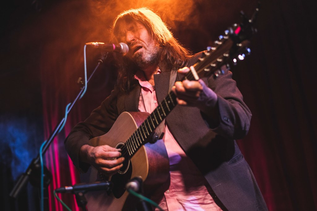 El episodio de Evan Dando de 'Tiny Desk' de NPR 'no se transmitirá', dice su esposa