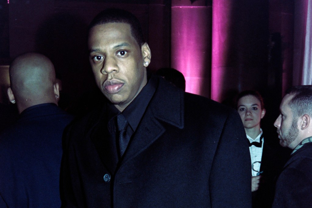 ¿Qué grabaciones de los noventa están en el Salón de la Fama de los Grammy? Ver todos los 17