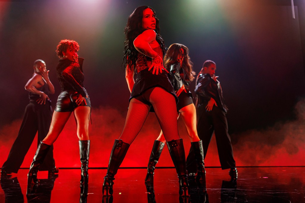 Rivalidad acalorada, Demi Lovato, más