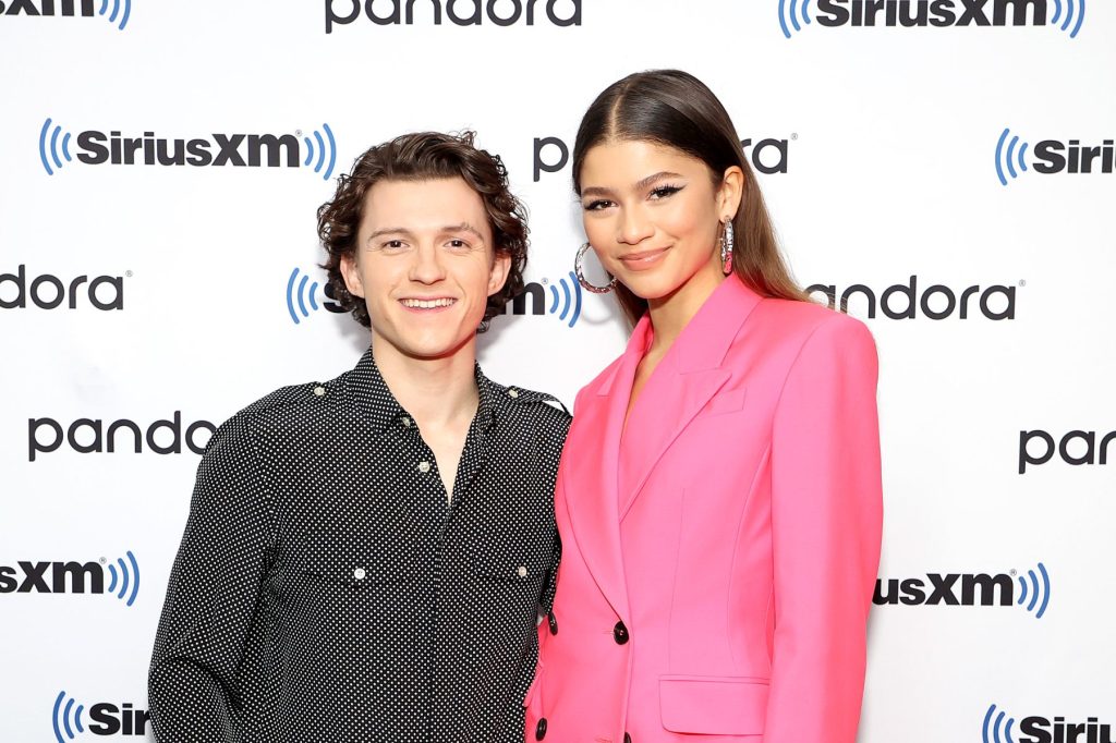 Zendaya responde a los rumores y fotos de la boda de Tom Holland: 'Cariño, son IA'