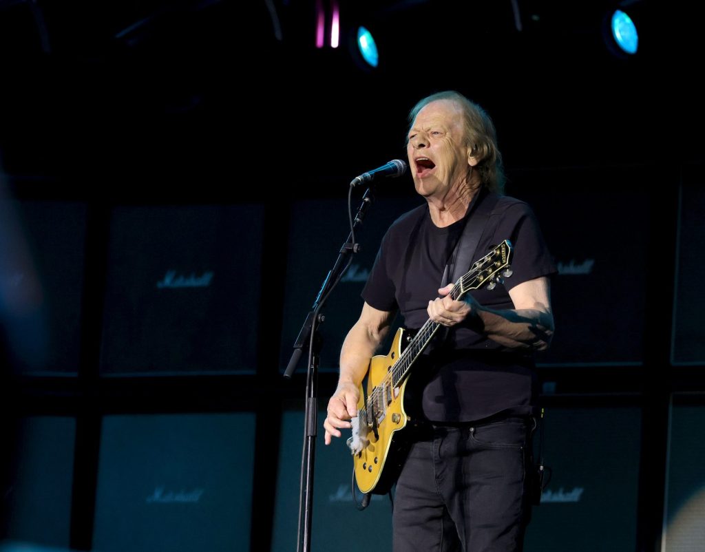 El guitarrista de AC/DC, Stevie Young, hospitalizado en Buenos Aires antes de sus shows