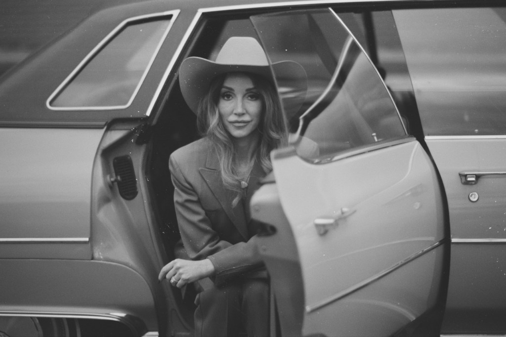 Ashley Monroe, Amy Grant, Ruby Amanfu y más