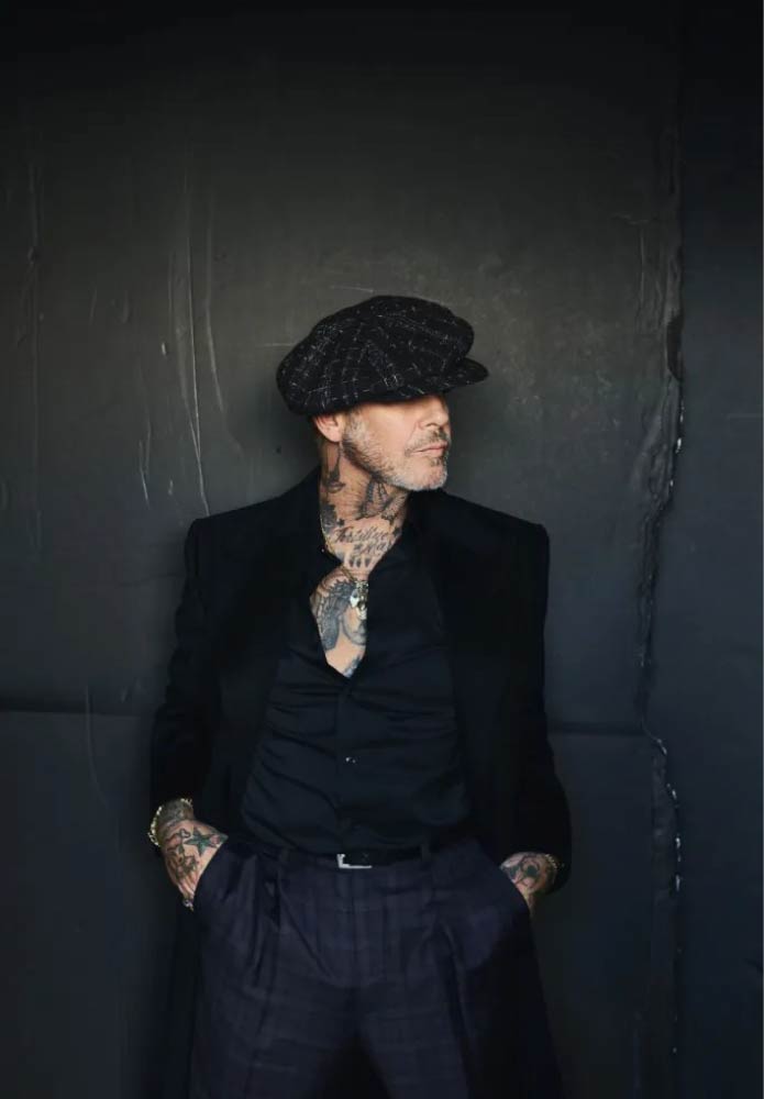 Mike Ness, de Social Distortion, habla sobre vencer al cáncer, el nuevo álbum y aprender a amar a Oasis