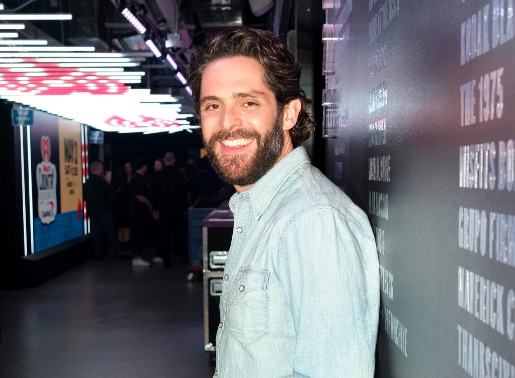 Mira a Thomas Rhett grabar 'Georgia on My Mind' para el Masters
