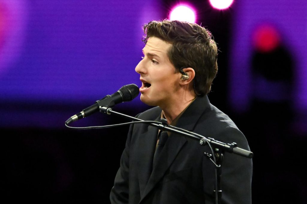 '¡Lo que sea inteligente!' de Charlie Puth Ha llegado: transmítalo ahora