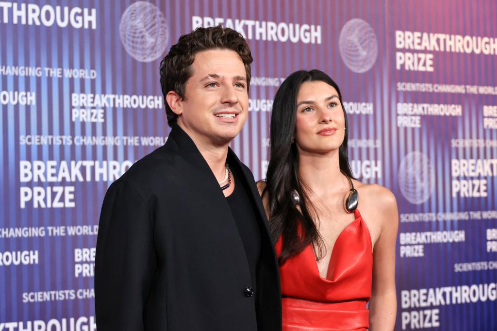 La esposa de Charlie Puth, Brooke Sansone, da a luz a su primer bebé: ver fotos