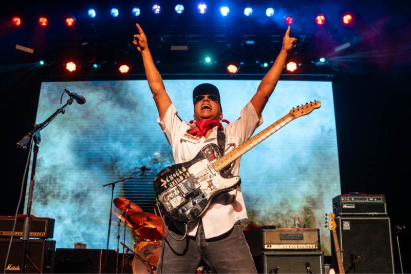 Tom Morello: riffs para un mundo que todavía necesita gritar
