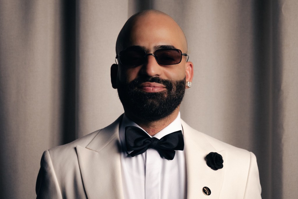 Arcángel Presenta La 8va Maravilla World Tour 20 Aniversario: Exclusivo