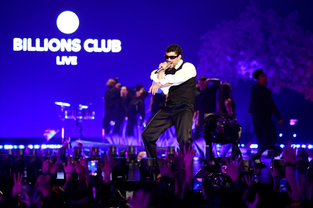 Bad Bunny realiza su primer show asiático en el Billions Club de Spotify en Tokio