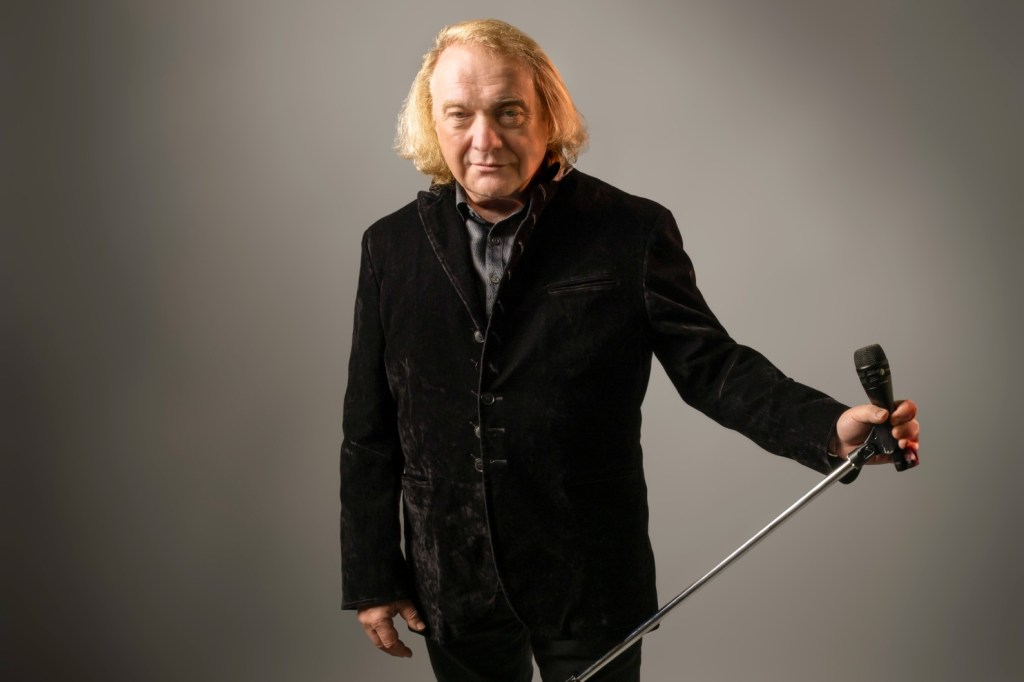 Lou Gramm habla sobre el último álbum en solitario y el futuro del extranjero