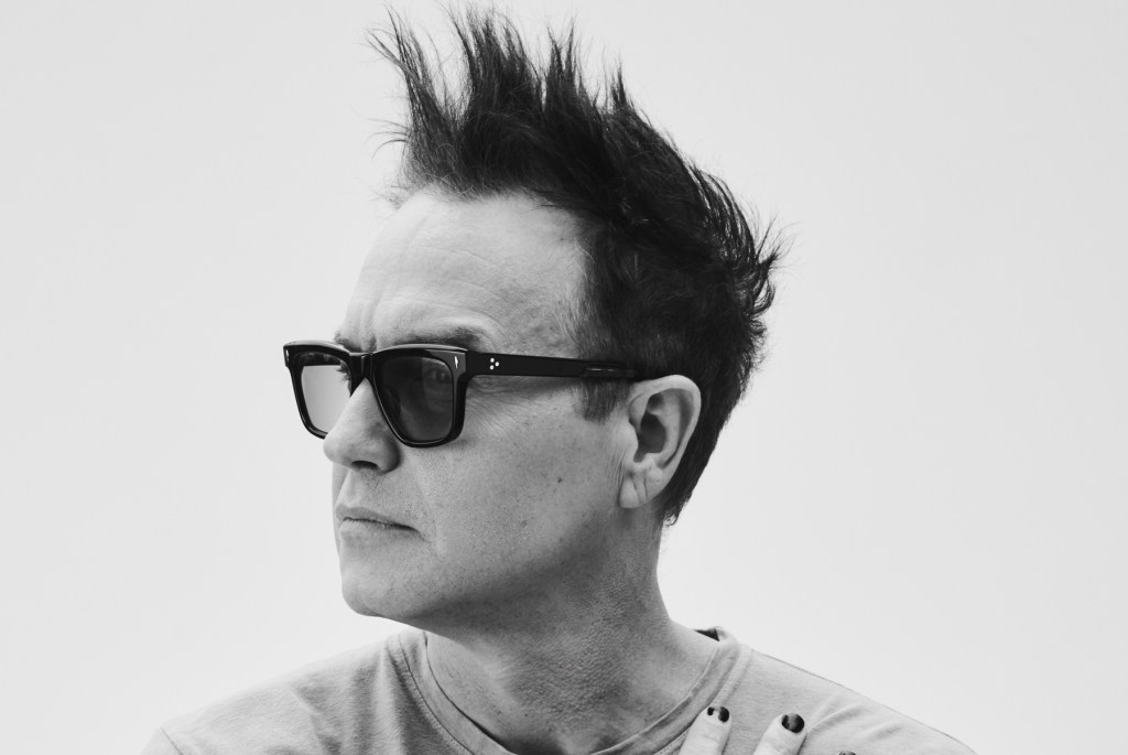 Amy Shark se unió a Mark Hoppus en el escenario de Australia para interpretar 'Dammit'