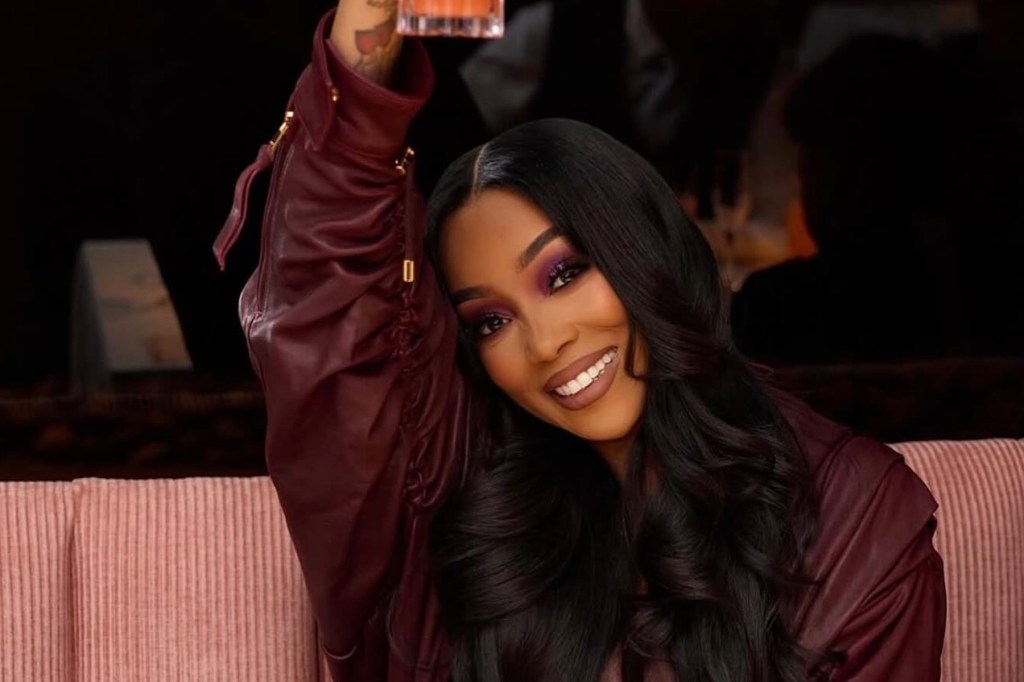 Latto y Ciara celebran el Mes de la Historia de la Mujer en un restaurante de Atlanta