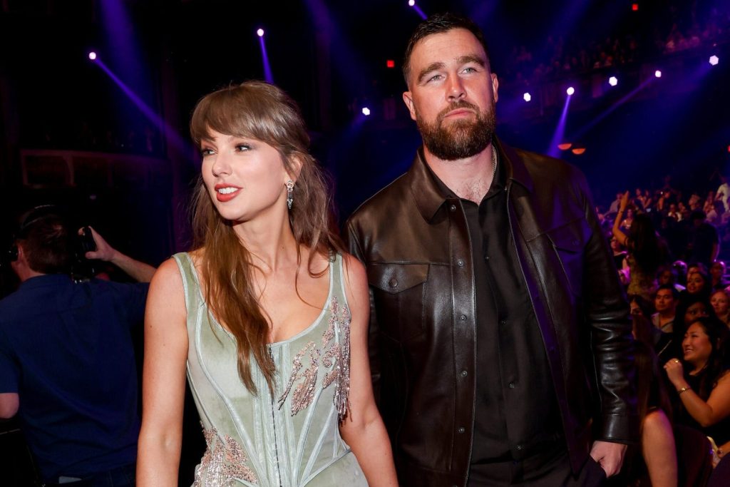 Travis Kelce reacciona cuando Taylor Swift es llamada su 'esposa': vídeo