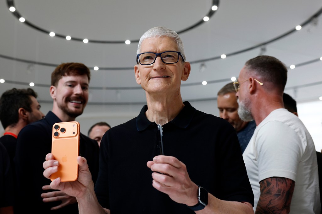 El director ejecutivo de Apple, Tim Cook, dimitirá y John Ternus será nombrado sucesor