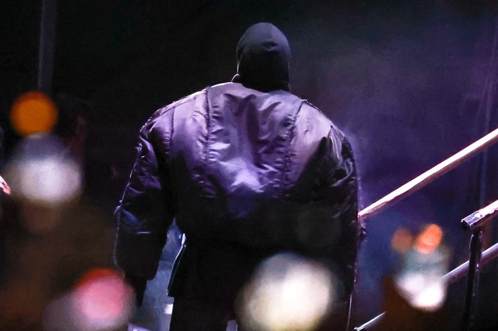 Ye atrae a 118.000 aficionados al concierto en Estambul y consigue récord mundial en estadios