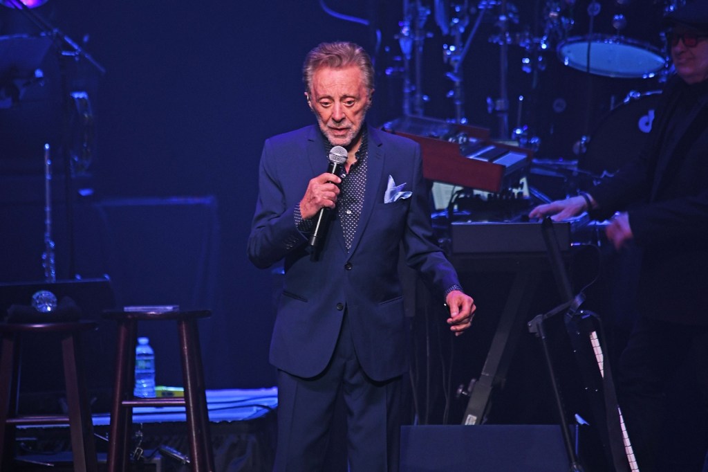 Frankie Valli cancela las fechas de la gira de 2026 para 'centrarse en mi salud'