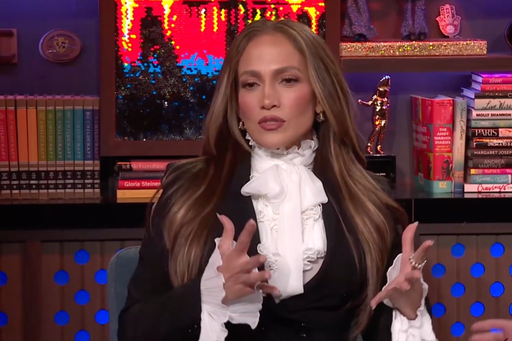 Jennifer López dice que no entres en sus mensajes directos: 'Podrías encontrarme'