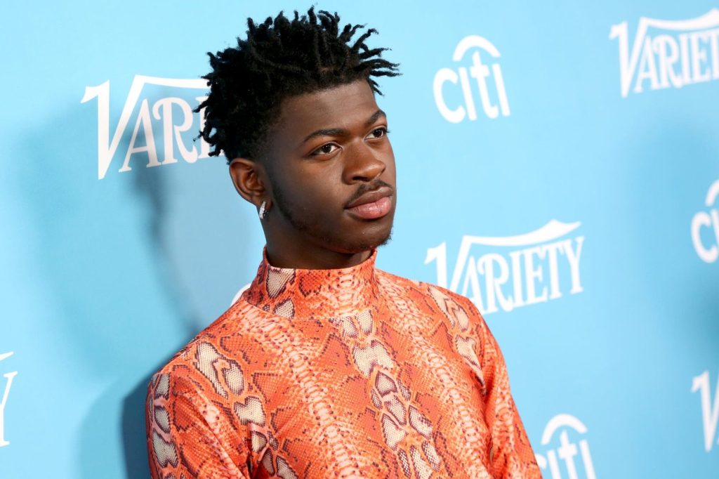Lil Nas X comparte actualización sobre salud mental y muestra nueva música en video