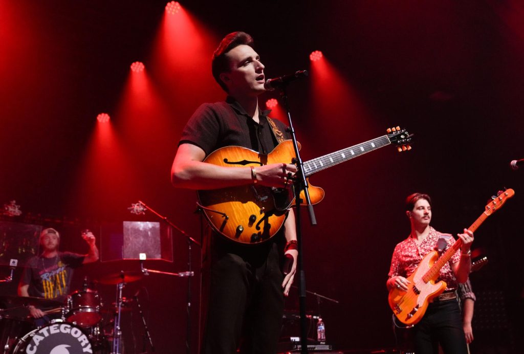 Red Clay Strays lidera la primera noche de la serie Country Live de Billboard