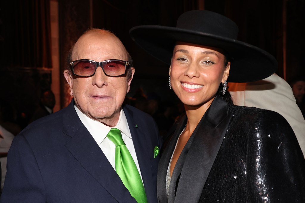 Alicia Keys rinde homenaje a Clive Davis con un emotivo discurso en su funeral