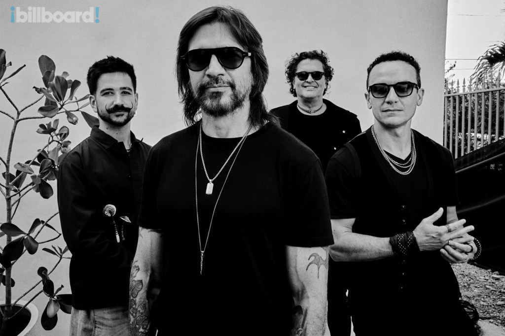 Camilo, Carlos Vives, Fonseca & Juanes Fotos: Portada de Billboard Español