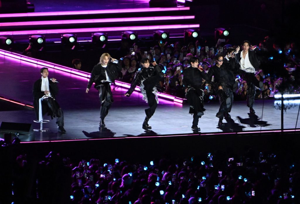 El éxito de BTS 'Swim' enfrenta una demanda por derechos de autor alegando que fue robado de la demostración: 'Obvio e ineludible'