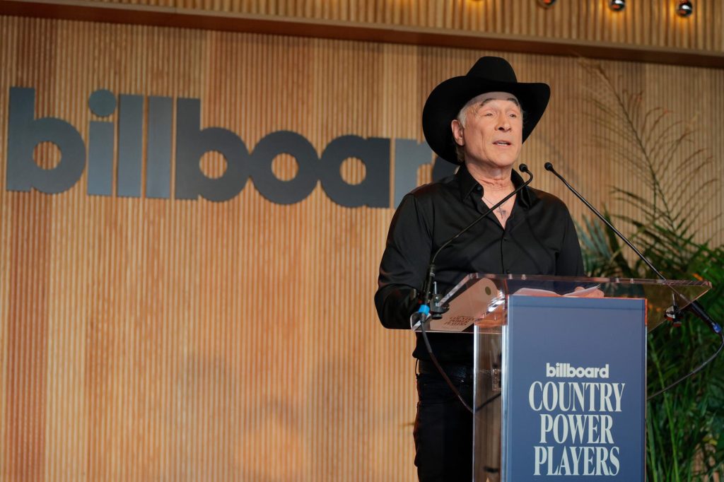 Clint Black cancela espectáculo en Mississippi debido a una emergencia médica