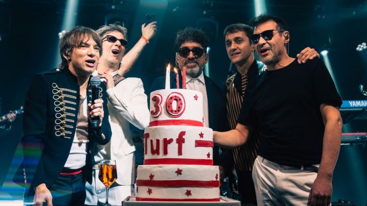 Turf arrancó la gira de los 30 años a puro delirio: micro turístico, Mateyko y dos canciones inéditas