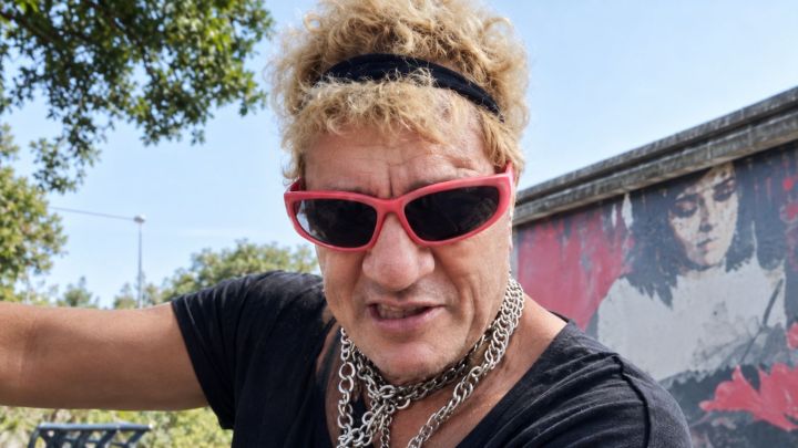 Pity Álvarez chocó en una estación de servicio de La Paternal