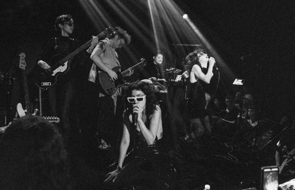 Fea. La banda de Sofía Gala entre el sentimiento freak, el punk y el cruce transgeneracional