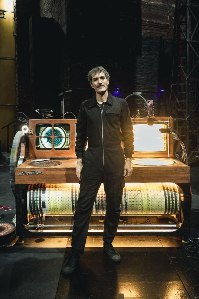 Conocé la Animáquina, la joya mecánica que acompaña la gira de Chango Spasiuk